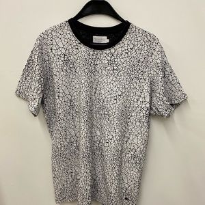 ELEVEN PARIS| Men’s crackle T-shirt. Size L. Black and white -NWOT.